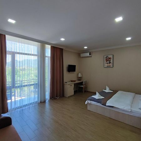 Hotel Botanica Chakvi Bagian luar foto