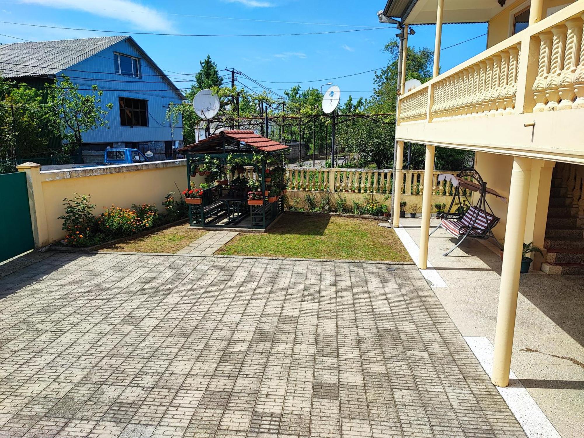 Hotel Botanica Chakvi Bagian luar foto