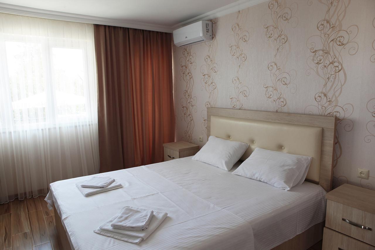 Hotel Botanica Chakvi Bagian luar foto