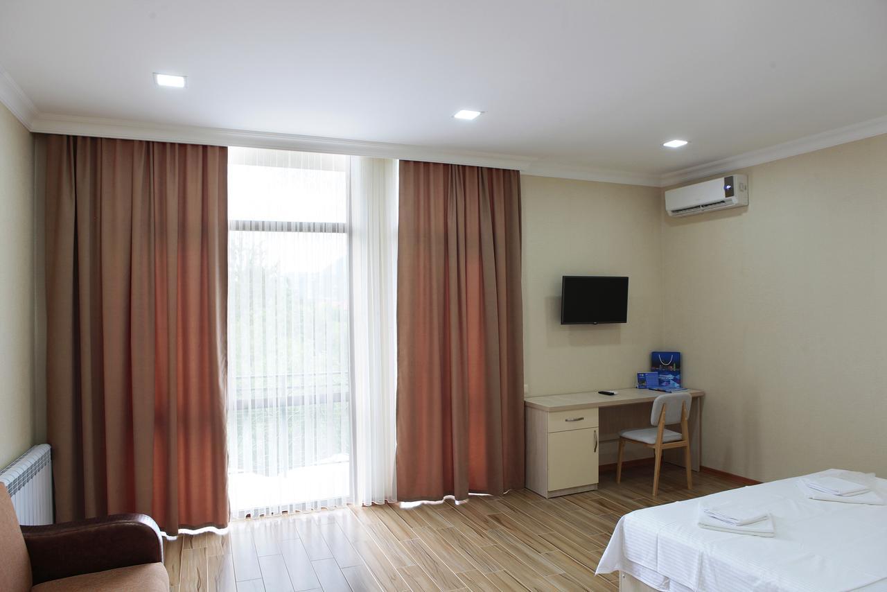 Hotel Botanica Chakvi Bagian luar foto